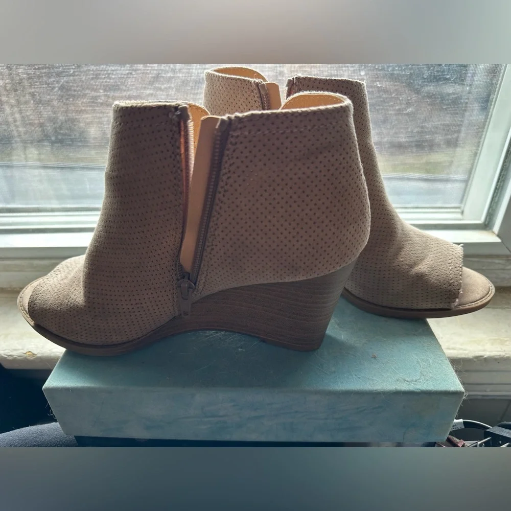 Wedges - Picture 2 of 5